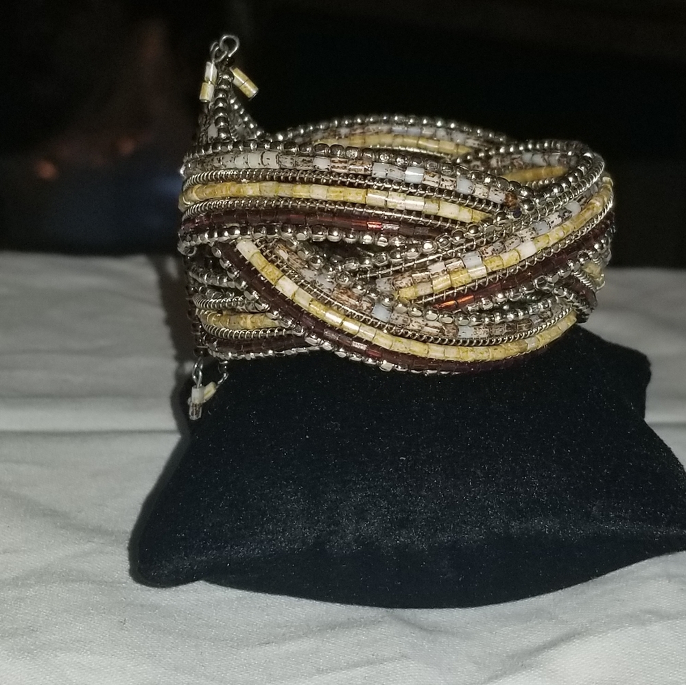 ⛱️ Beaded Bracelet - Picture 3 of 4